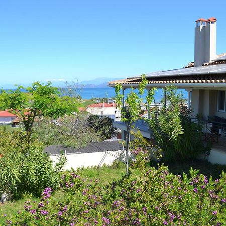 Corinthian Sun - Vacation Home Eksteriør billede
